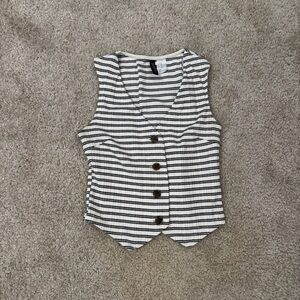 Divided Striped Button-Front Crop Vest - White & Black